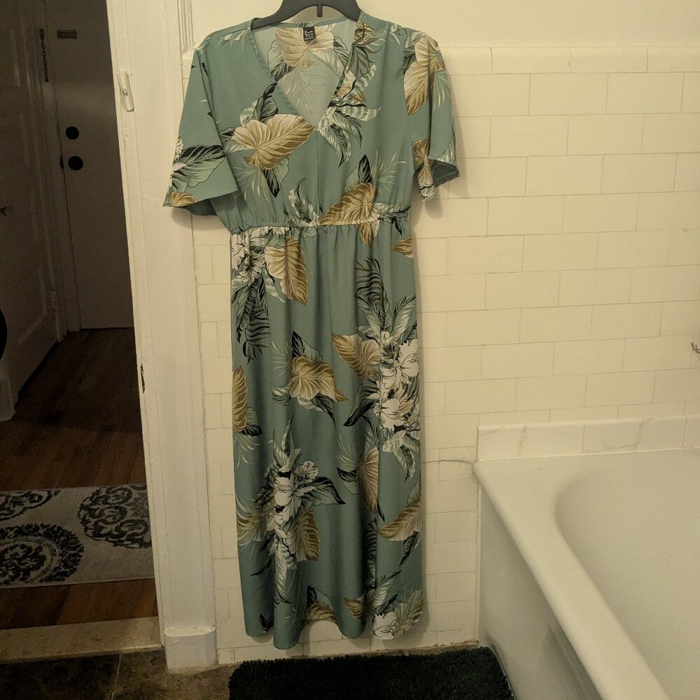 Beautiful floral maxi dress